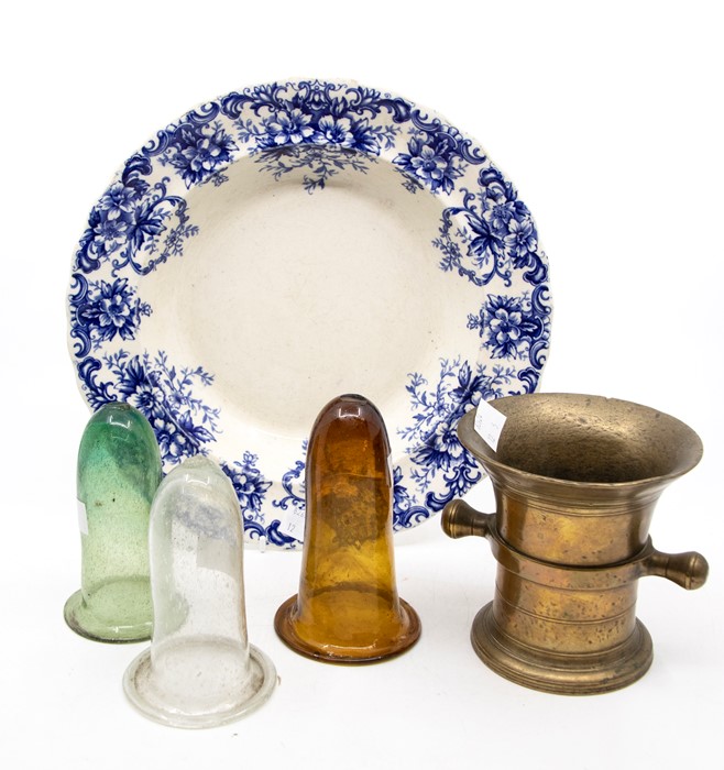 A brass mortar; three glass posy holders / liners; and a blue and white plate (5)