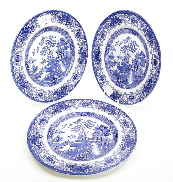 Six English Ironstone Pottery blue and white Old Willow pattern plates (6)