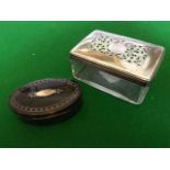 A George III oval tortoiseshell trinket box, circa 1790, hinged cover with silver pique inlay of a