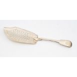 A George III silver fish slice, pierced decoration with initial to handle, length approx 30cm,