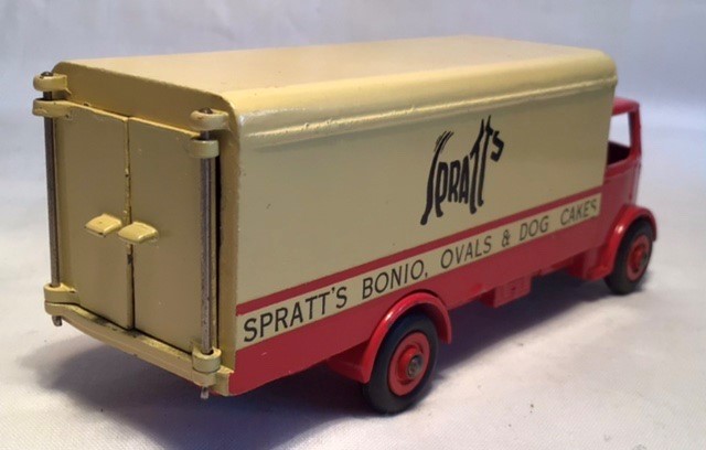 Dinky: A boxed Dinky Supertoys, Guy Van with Spratt’s livery. In excellent original condition, - Image 6 of 10