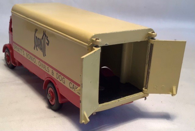 Dinky: A boxed Dinky Supertoys, Guy Van with Spratt’s livery. In excellent original condition, - Image 7 of 10