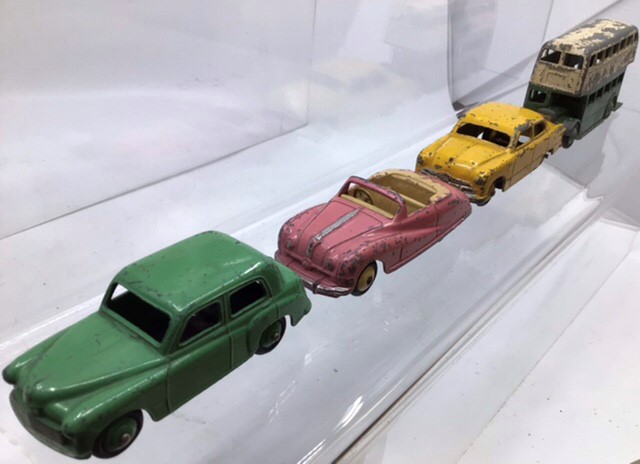 Dinky: A collection of assorted Dinky Toys to include Land Rover, Austin Atlantic, Ford Sedan, - Image 3 of 3