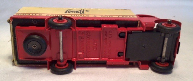 Dinky: A boxed Dinky Supertoys, Guy Van with Spratt’s livery. In excellent original condition, - Image 9 of 10