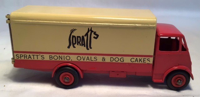 Dinky: A boxed Dinky Supertoys, Guy Van with Spratt’s livery. In excellent original condition, - Image 8 of 10