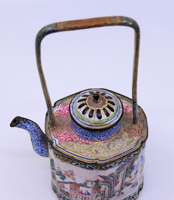 A Chinese Qianlong period enamel wine ewer - Image 3 of 4