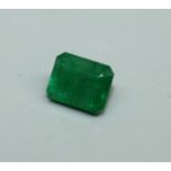 A loose emerald cut emerald, weighing approx 3carats, size approx 8.9 x 7 x 6mm   Condition