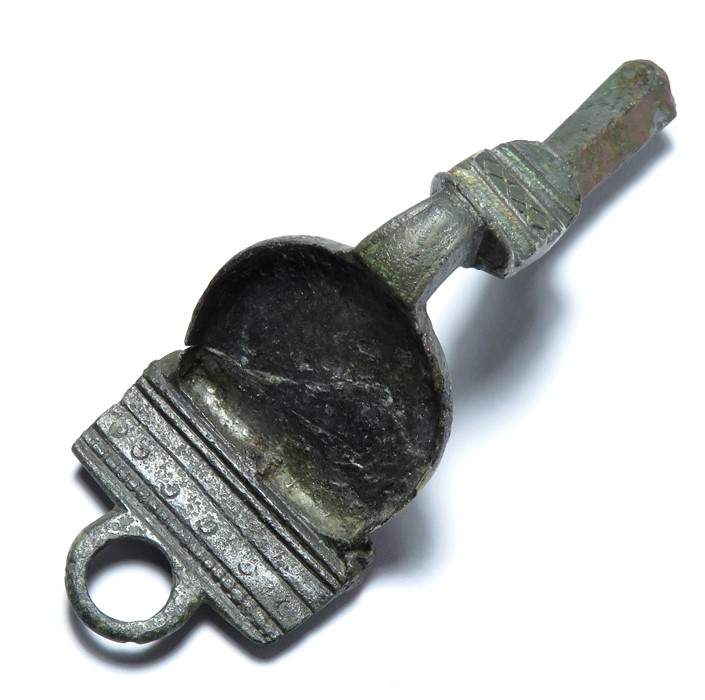 Roman bronze brooch. A large silvered bronze bow brooch of unusual form. The head is flat with - Image 2 of 4