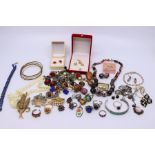 A quantity of sterling sliver and costume jewellery set tiger's eye..etc