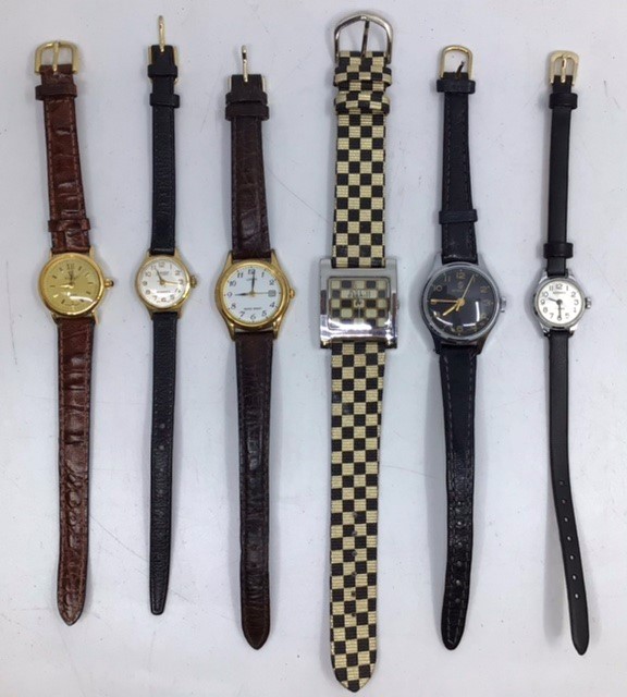 Watches: A collection of vintage watches to include: Rotary Ladies gilt watch and bracelet set,