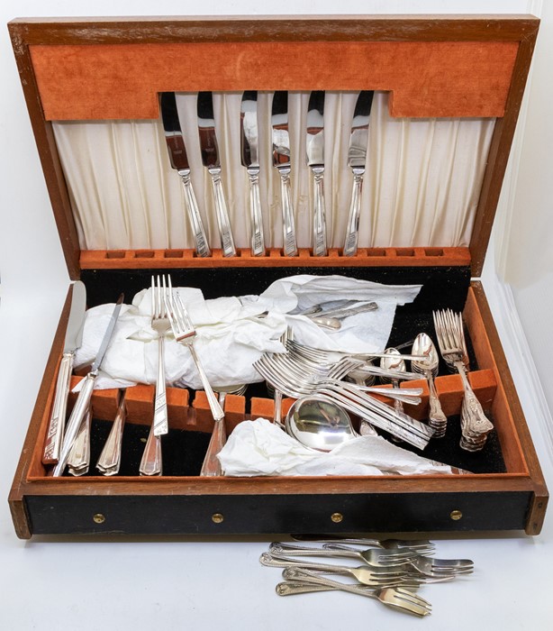 A quantity of EPNS flatware, 3 part dinner services with a canteen