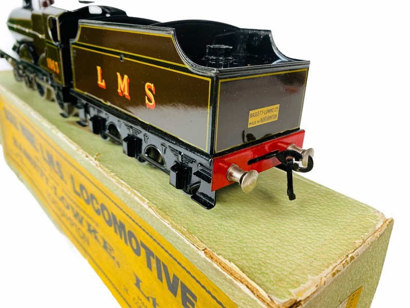 Bassett Lowke 'O' Gauge 5302/0 LMS 4-4-0 Compound 3-Rail 12v Electric Locomotive. The model itself - Image 8 of 15