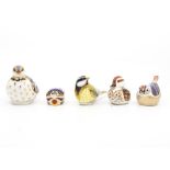 Collection of Royal Crown Derby gold stopper paperweights of birds with no boxes.