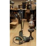 Copper & Brass to include: Victorian style copper oil lamp, glass shade; early 20th Century car horn