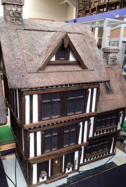 Dolls House: A quality Dolls House built by the renowned Robert Stubbs. This model is the three