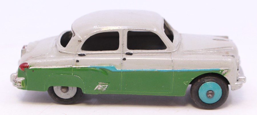 Dinky: A collection of four boxed Dinky Toys vehicles to comprise: Vauxhall Cresta Saloon, 164, grey - Bild 6 aus 6