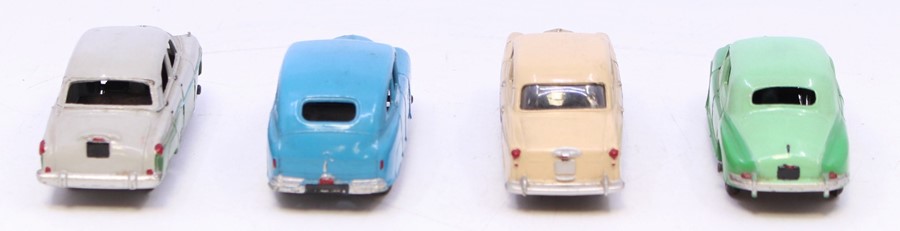 Dinky: A collection of four boxed Dinky Toys vehicles to comprise: Vauxhall Cresta Saloon, 164, grey - Bild 5 aus 6