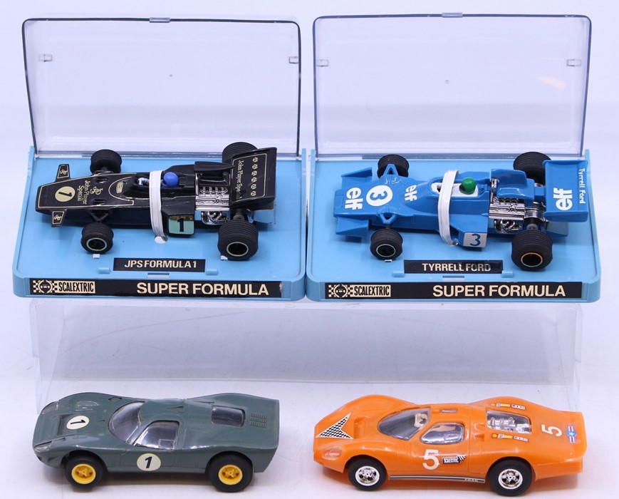 Scalextric: A collection of four various Scalextric vehicles to comprise: JPS Formula 1, C050, Black