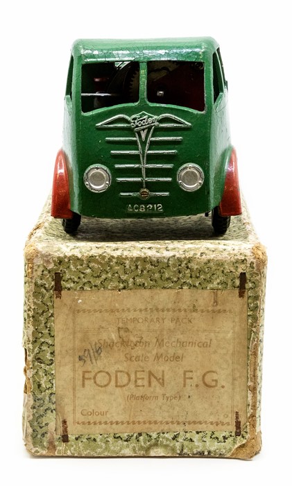 Foden: A boxed Shackleton Foden Lorry with trailer and spare parts, clockwork, requires attention, - Image 2 of 7