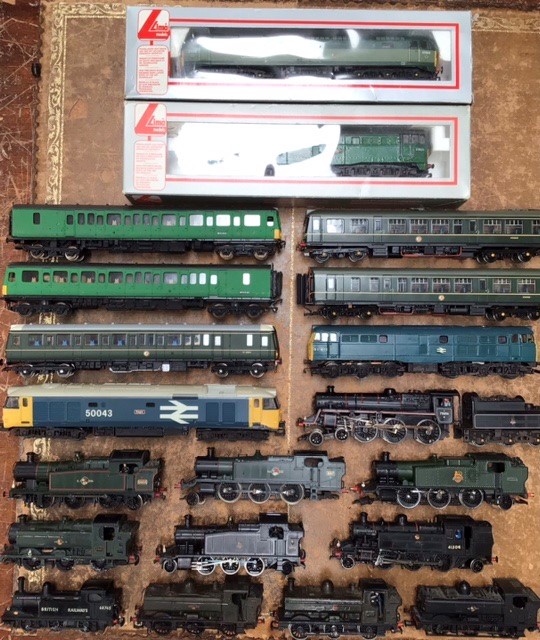 Railway: A collection of OO gauge locomotives and rolling stock, to include Hornby, Lima,