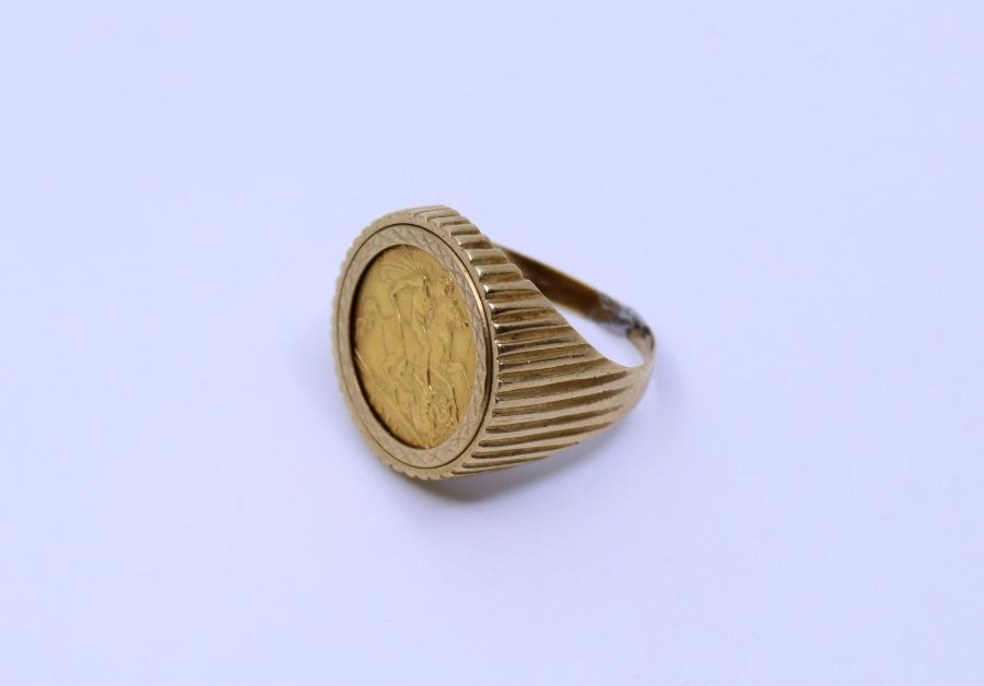 A half Gold sovereign ring 1911 - Image 2 of 3