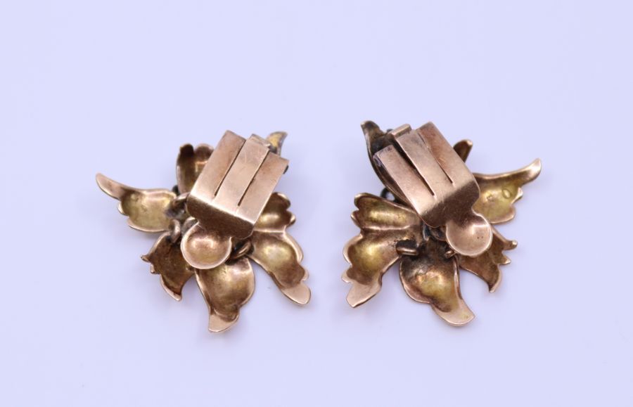 Gold leaf earrings - Image 2 of 4