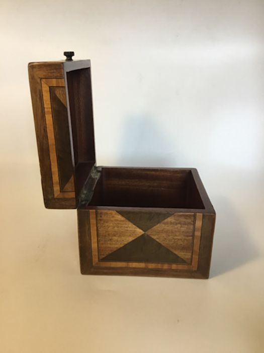 Treen: a screw type nutcracker, a Victorian kitchen pounder/masher and a decorative box with - Image 6 of 11