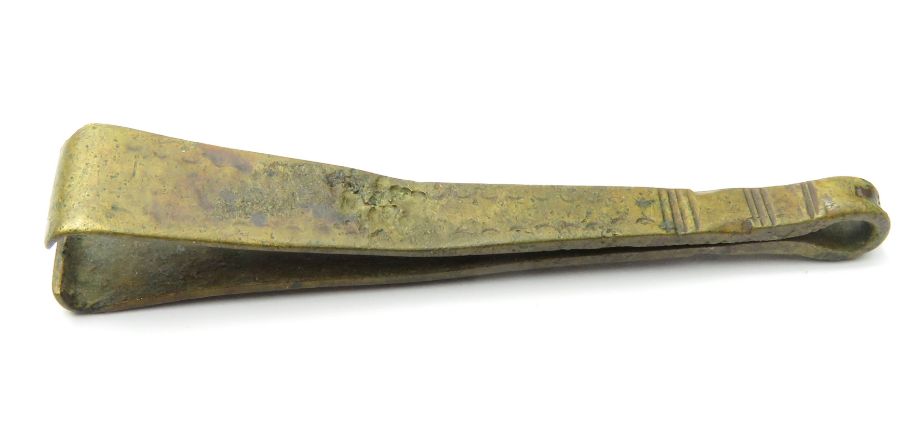 Roman Tweezers.  Circa, 2nd-4th century AD. Copper-alloy, 56mm x 9mm, 5.7g. A pair of cosmetic - Image 2 of 3