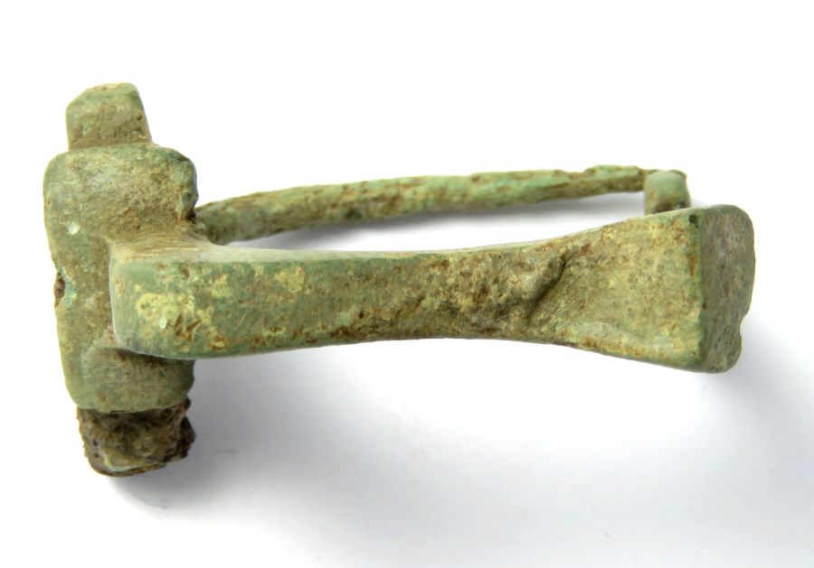 Roman Brooch.  Circa 2nd century AD. Copper-alloy, 9.91 g, 31.23 mm. A Knee type brooch complete - Image 3 of 3