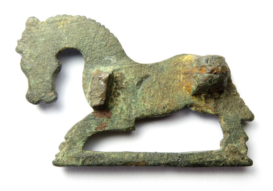 Roman horse plate brooch. Cf. Hattatt 1185 - 1186. 43mm x 28mm, 15.0g. - Image 3 of 3