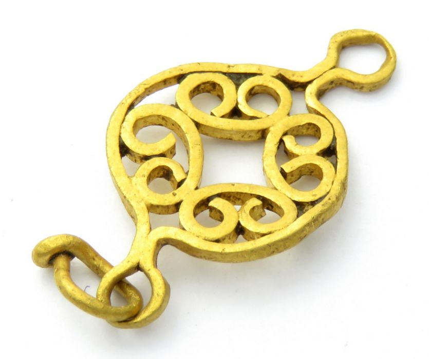 Roman Gold Jewellery Element.  Circa, 2nd-4th century AD. Gold, 18mm x 9mm, 0.6g. An impressive