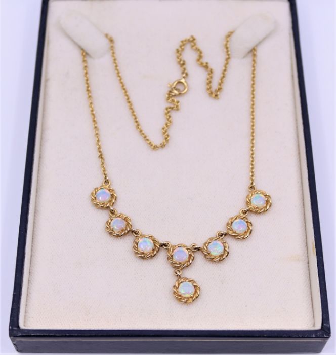 **WITHDRAWN**A gold and Opal necklace - Bild 2 aus 3