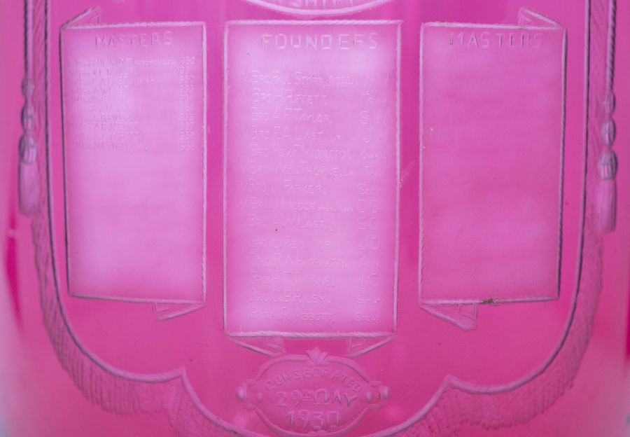 Masonic Interest, a ruby glass cylinder vase commemorating Trinity Lodge No.5179, found 1930, - Bild 2 aus 3