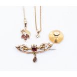 A collection of jewellery to include a diamond solitaire and 9ct gold pendant, comprising a claw set