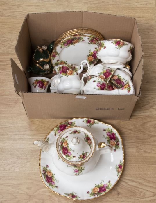 Royal Albert Old Country Roses part tea set, including 6 cups, 5 saucers, teapot, sugar bowl, milk