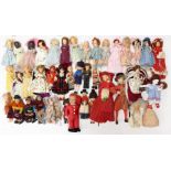 Dolls: A good collection of assorted vintage and modern plastic and other dolls, varying size,