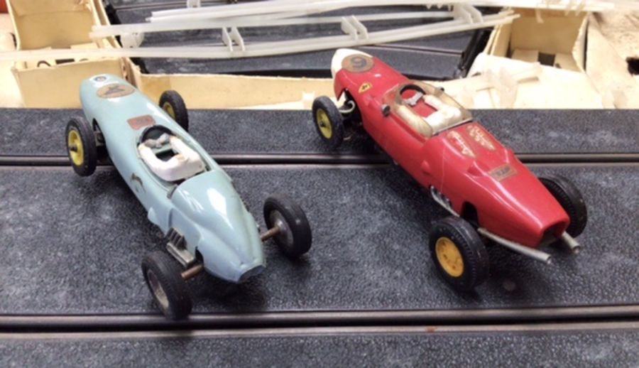 Victory Industries VIP raceway, four sets each containing two cars . Sets incomplete and in need - Image 13 of 13