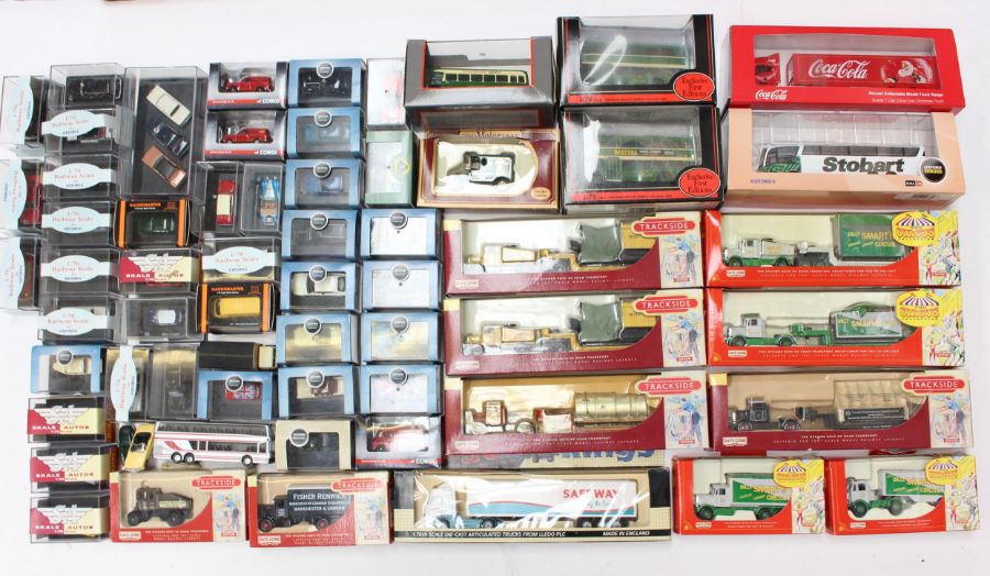 Diecast: A collection of assorted boxed modern diecast to include: EFE, Corgi, Trackside, Lledo