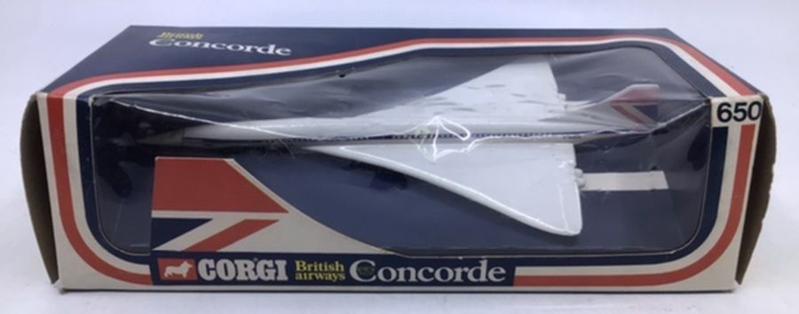 Collection of QE II and Concorde memorabilia menus, tickets, models, information etc, including a - Image 2 of 4