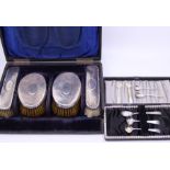 Set of four Edward VII silver mounted gentleman's brushes, the two pairs with hammered finish and