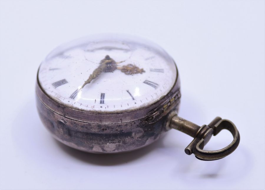 A late 18th century/ early 19th century pair cased pocket watch with enamel dial, Roman numerals - Image 4 of 4
