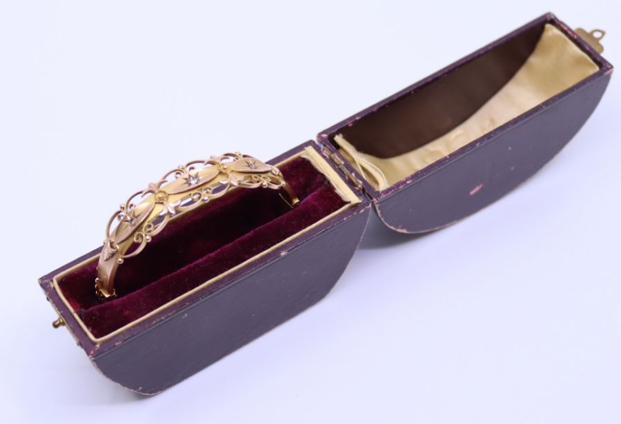 A late 19th cent  gold bracelet with case en suite