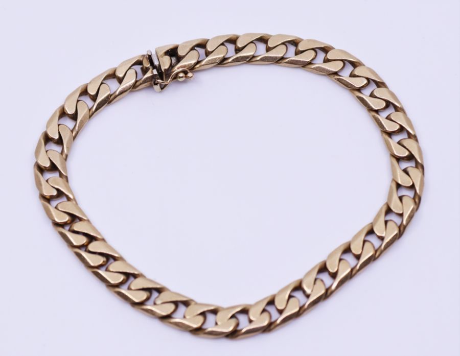 A 9ct gold Curb link bracelet marked 375