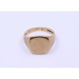 A 9ct gold signet ring