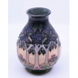 A Moorcroft gray and white vase, H: 26cm Condition: Good