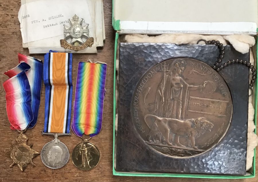 WW1 British medal group of 1914-15 Star, 1914-1918 War Medal, Victory Medal & death plaque to 3562