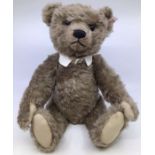 Steiff: A Steiff British Collectors Bear 2004. Limited edition with red/white tag. , Growler,