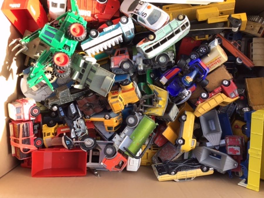 Diecast: A collection of assorted vintage playworn vehicles, approximately 100 to include Corgi, - Image 2 of 3