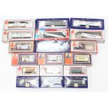 Lima: A collection of assorted boxed Lima OO Gauge rolling stock to include: 305635, 305671, 305672,