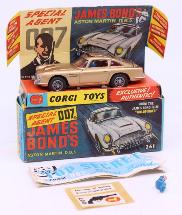 Corgi: A boxed Corgi Toys, James Bond's Aston Martin DB5, 261. Comes with two bandits, 'Top Secrets'